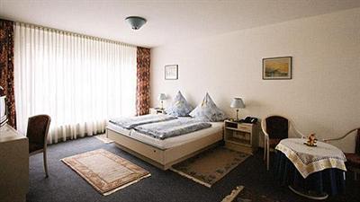 фото отеля Hotel Zur Post Bonn
