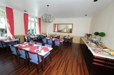 фото отеля Hotel Zur Post Bonn