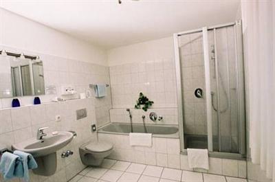 фото отеля Hotel Zur Post Bonn
