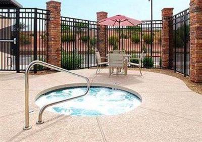 фото отеля Comfort Suites Univ. of Phoenix Stadium Area