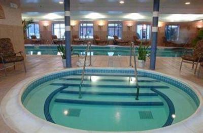 фото отеля Roosevelt Inn & Suites