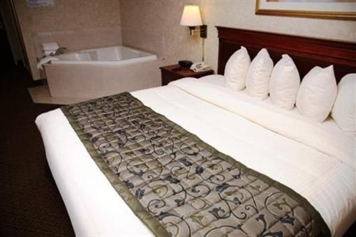 фото отеля BEST WESTERN Liverpool Grace Inn & Suites