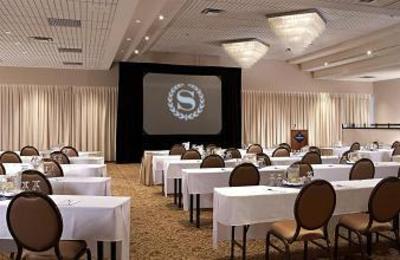 фото отеля Sheraton Vancouver Guildford Hotel