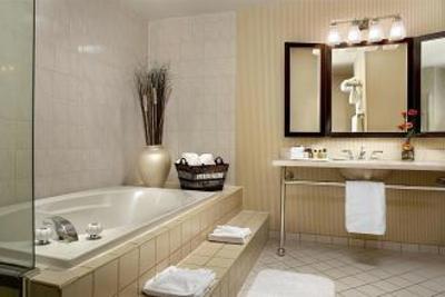 фото отеля Sheraton Vancouver Guildford Hotel