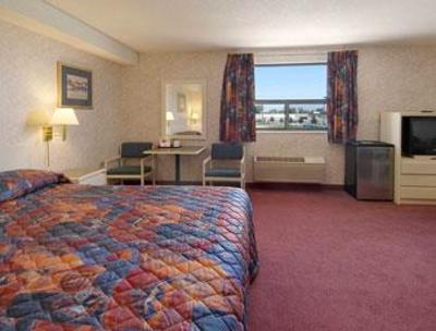 фото отеля Ramada Limited Windsor Airport