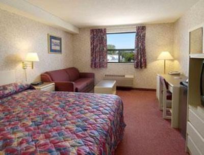 фото отеля Ramada Limited Windsor Airport