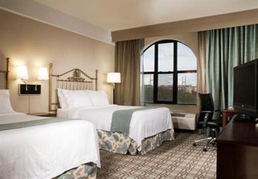 фото отеля Courtyard Hotel Downtown Savannah (Georgia)