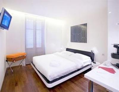 фото отеля La Cour des Augustins - Boutique Gallery Design Hotel