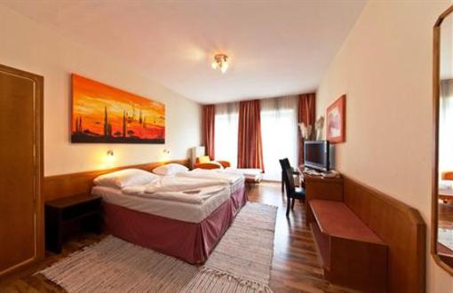 фото отеля Plaza Hotel Düsseldorf