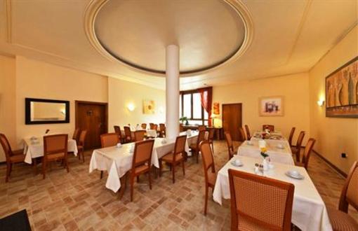 фото отеля Plaza Hotel Düsseldorf