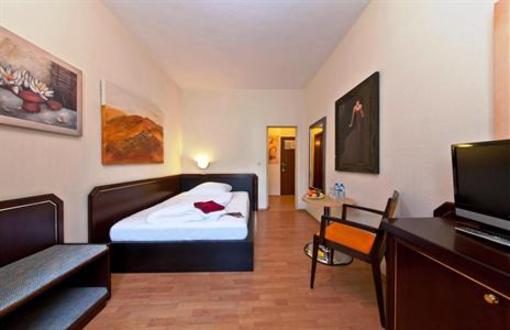 фото отеля Plaza Hotel Düsseldorf