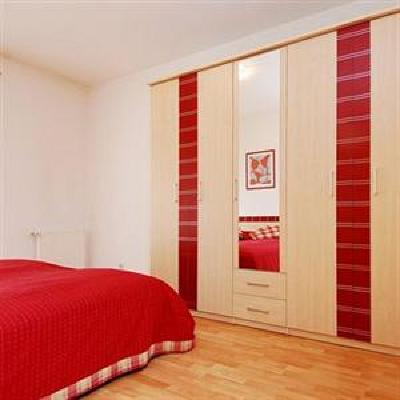 фото отеля Locust Tree Apartments
