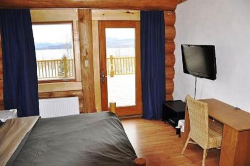 фото отеля Williston Lake Resort