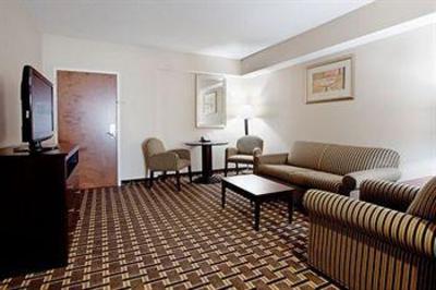 фото отеля Holiday Inn Express Pembroke (Ontario)