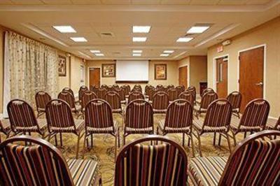 фото отеля Holiday Inn Express Pembroke (Ontario)