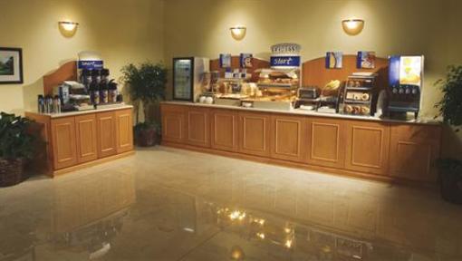 фото отеля Holiday Inn Express Pembroke (Ontario)
