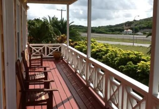 фото отеля Wind Chimes Inn Antigua