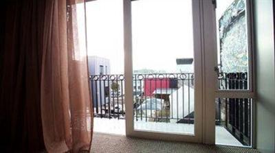 фото отеля King and Queen Hotel Suites