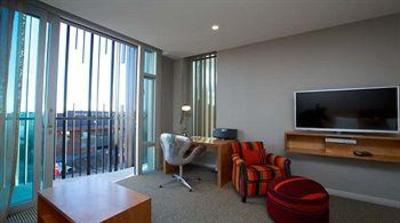 фото отеля King and Queen Hotel Suites