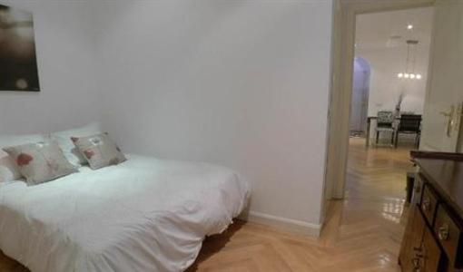 фото отеля Bestay Gran Via