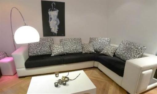 фото отеля Bestay Gran Via