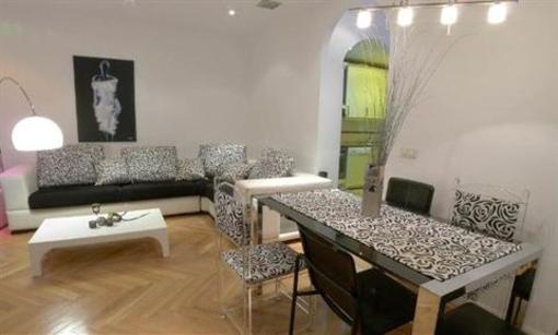 фото отеля Bestay Gran Via