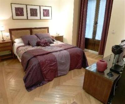 фото отеля Bestay Gran Via