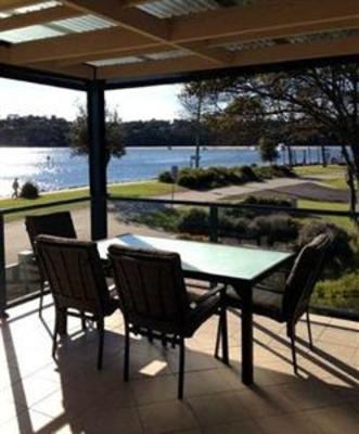 фото отеля Lakeside Holiday Apartments Merimbula