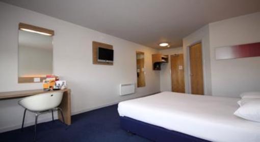 фото отеля Travelodge Cheshunt