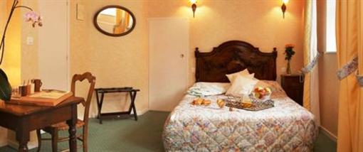 фото отеля Auberge De Clochemerle Vaux-en-Beaujolais