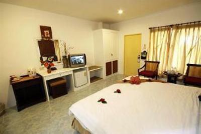 фото отеля Lanta Palace Resort & Beach Club