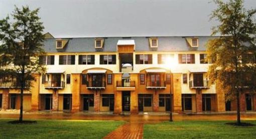 фото отеля Carriage House Suites