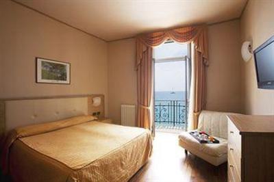 фото отеля Hotel Parigi Bordighera