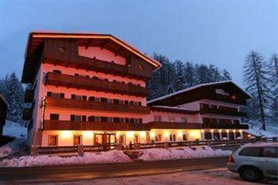 фото отеля Hotel Des Alpes Cortina d'Ampezzo
