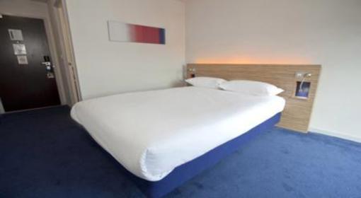 фото отеля Travelodge Borehamwood