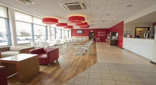 фото отеля Travelodge Borehamwood