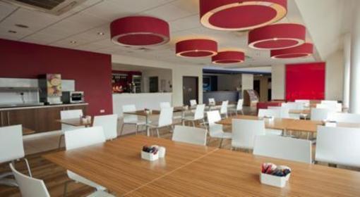 фото отеля Travelodge Borehamwood