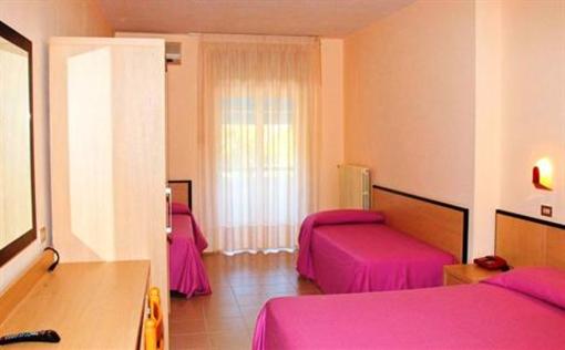 фото отеля Hotel Cristalda