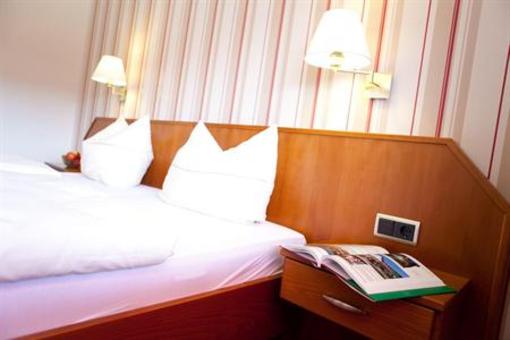 фото отеля Hotel Zehnthof Urzig