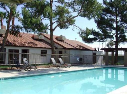 фото отеля The Barrington Regent Apartments Phoenix