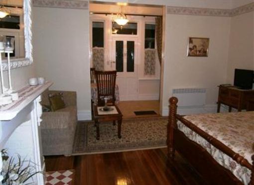 фото отеля Huonville Guesthouse