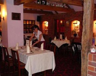 фото отеля The White Hart Inn Tadley