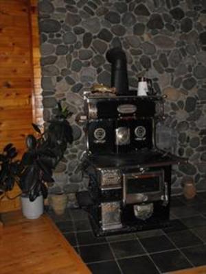 фото отеля Quadra Island Boutique Hostel