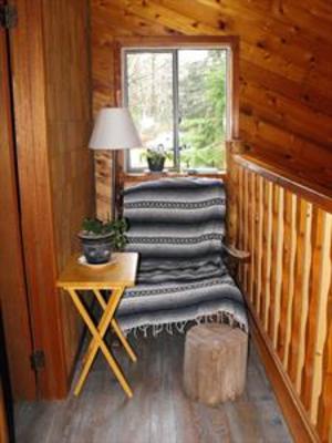 фото отеля Quadra Island Boutique Hostel