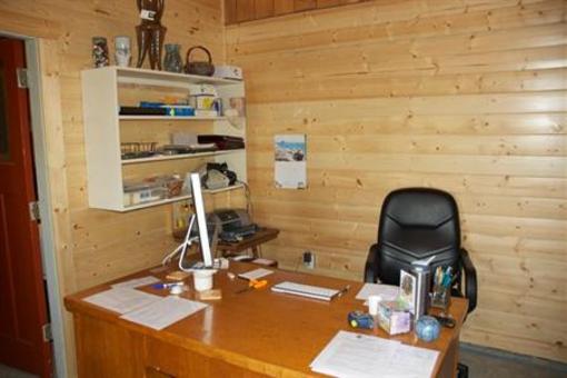 фото отеля Quadra Island Boutique Hostel