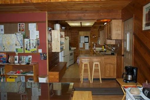 фото отеля Quadra Island Boutique Hostel