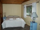 фото отеля Quadra Island Boutique Hostel