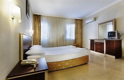 фото отеля Larissa Beach Club