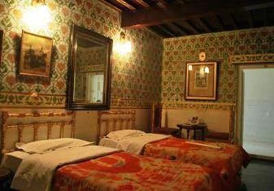 фото отеля Hotel Bhairon Vilas