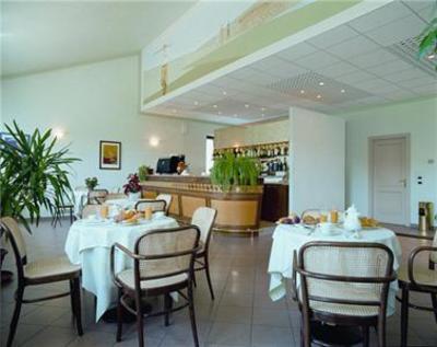 фото отеля Serravalle Golf Hotel